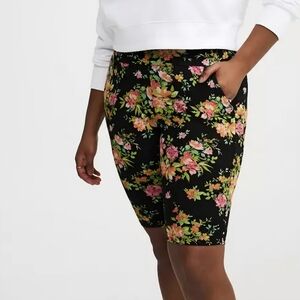 Torrid Floral 11 Inch Bike‎ Shorts with Pockets